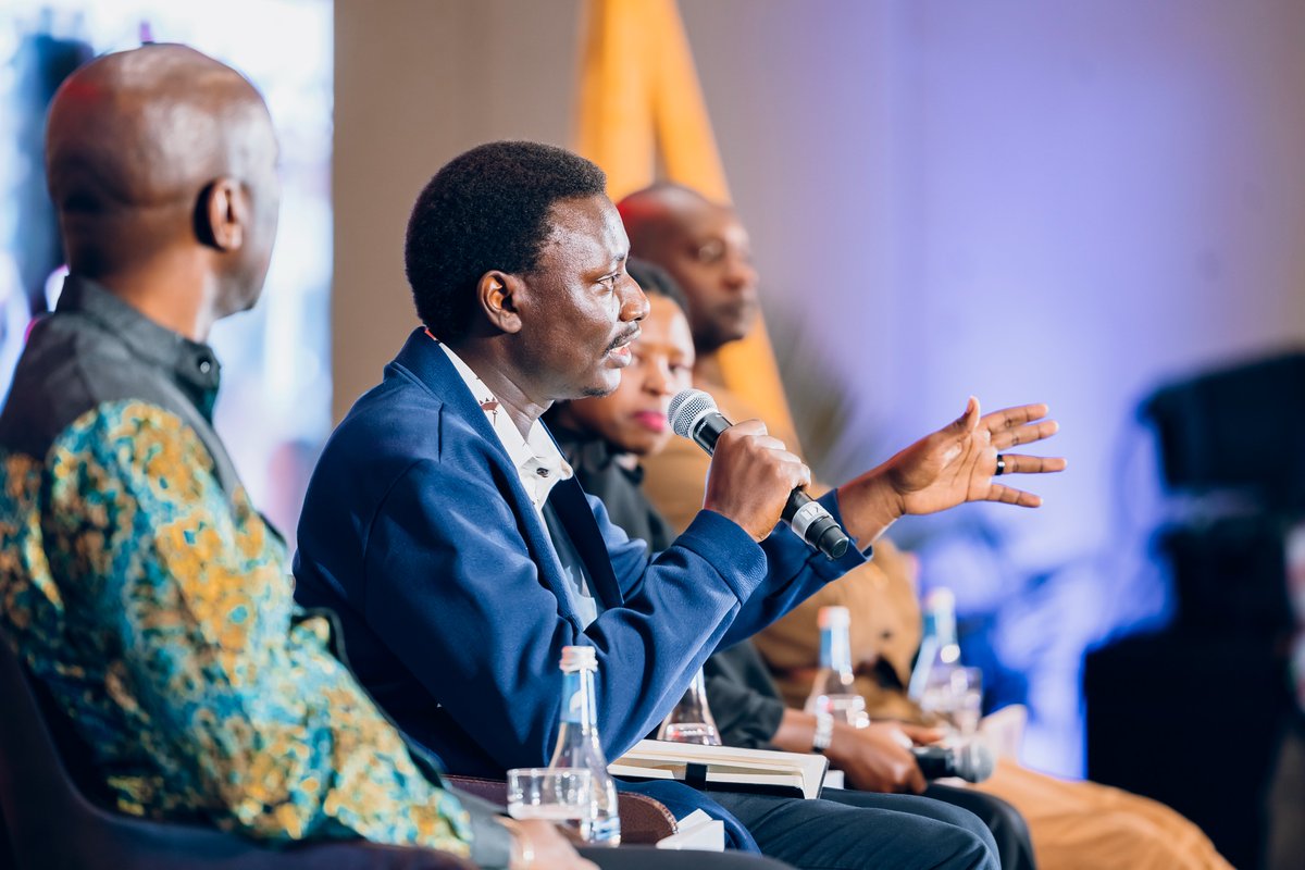 ubuhanziRw's tweet photo. @kwizeraimages washinze ikigo cya Kigali Photography gitanga serivisi zitandukanye zijyanye no gutunganya amashusho n’itumanaho, yavuze ko ubwo yitabiraga #ArtRwanda_Ubuhanzi mu 2018, abatoza bamwigishije kwagura isoko ndetse binamufasha gucuruza bwa mbere. https://t.co/HHlxhcZS8y