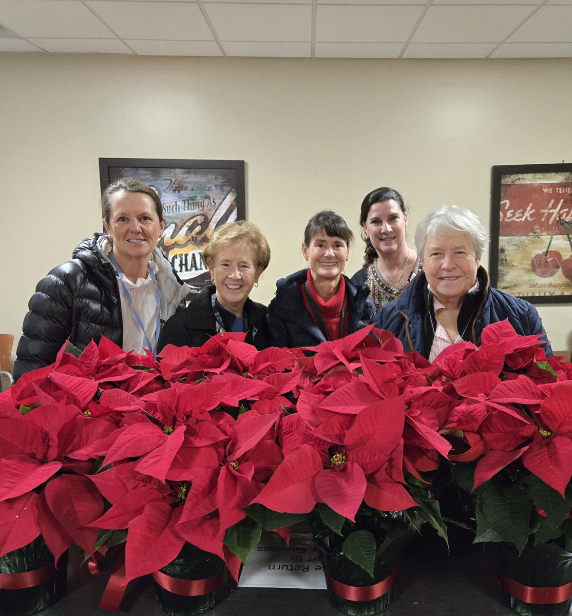 UNCHealthRex's tweet photo. Sending a huge thank you to the UNC Health Rex Guild for delivering gorgeous poinsettias to brighten our front desks and common areas throughout the hospital. 🌺✨

#OneGreatTeam #Rex #RexRocks https://t.co/nkTujNLhXd