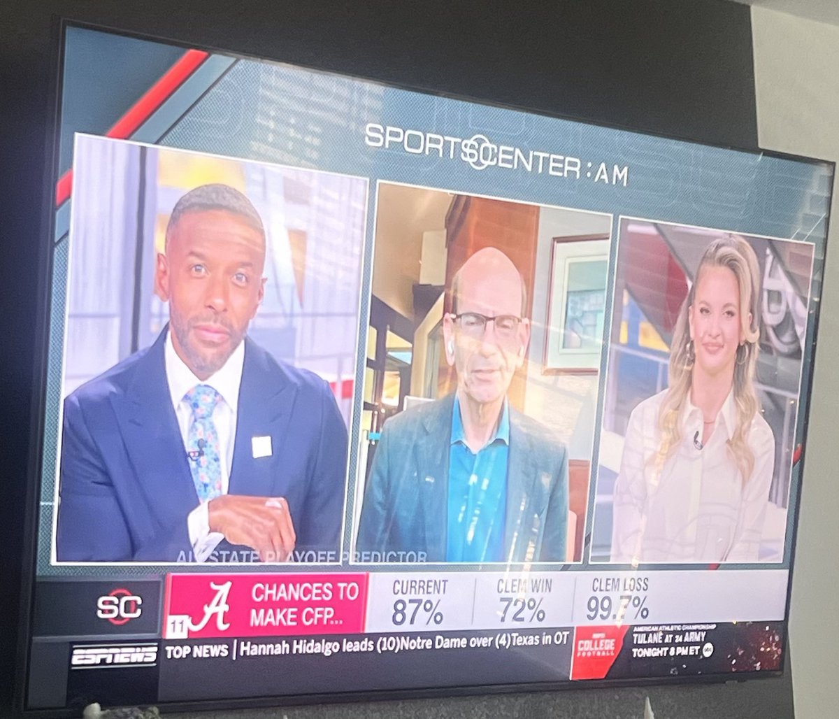 titoduryea's tweet photo. @finebaum sportscenter asked you this morning if Alabama should be rooting for Clemson and you said absolutely. With this graphic on screen. Why would Alabama be rooting for a 72% option over a 99.7% option, Paul? @RedditCFB https://t.co/TsdOwevK7i