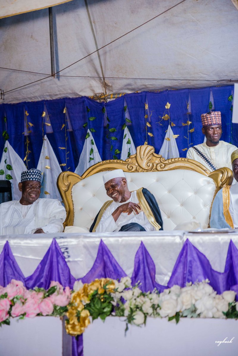 I was always very pleased to photograph Alhaji Muideen Ajani Bello, and would look forward to the next time.
Just as I photographed him last year and few months ago, I was hoping to do same next year until The Almighty again showed how great He is, and said it's TIME. Innalillah!