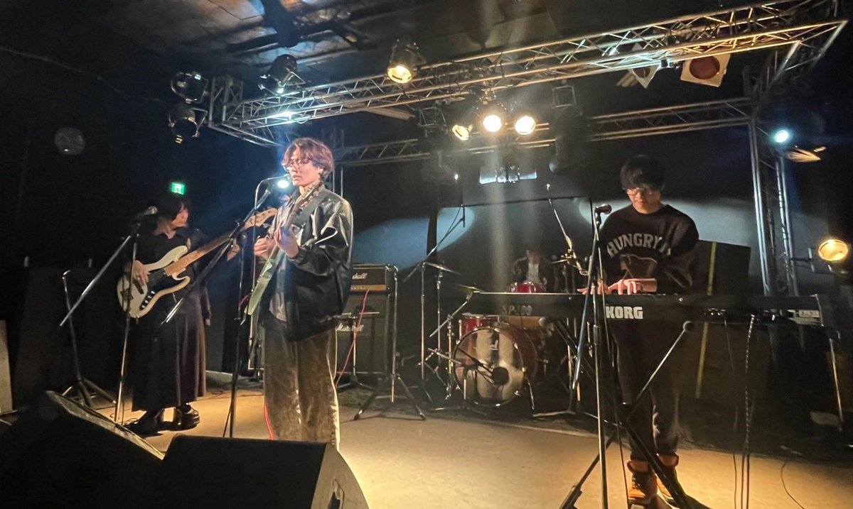 GAKUHEN (@gakuhen_music) on Twitter photo ◤
ライブ報告
◢
<a href="/sound_crue/">SOUND CRUE</a> さんにて
GAKUHEN初ライブ終了しました
ご来場頂いた皆様、スタッフPAの皆様、演者の皆様、ありがとうございました❕
▪️次回ライブ告知〜✉
【12/22(日)REVOLVER】
ぜひご来場ください!
#札幌
#GAKUHEN
#インディーズ
#バンド ◤
ライブ報告
◢
<a href="/sound_crue/">SOUND CRUE</a> さんにて
GAKUHEN初ライブ終了しました
ご来場頂いた皆様、スタッフPAの皆様、演者の皆様、ありがとうございました❕
▪️次回ライブ告知〜✉
【12/22(日)REVOLVER】
ぜひご来場ください!
#札幌
#GAKUHEN
#インディーズ
#バンド