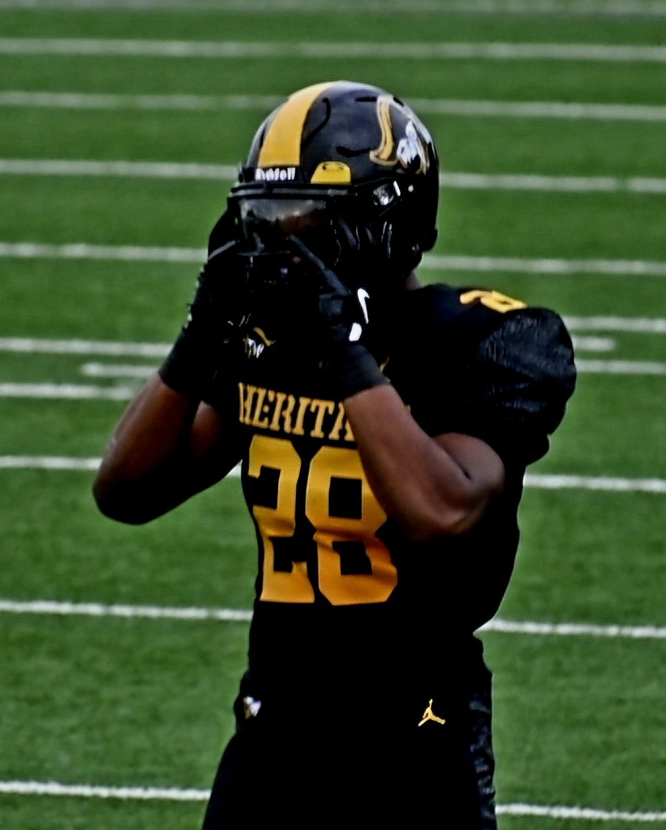 Friday Night Lights#🖤💛
Round4#🙏🏾⏲️
<a href="/ahspatfootball/">American Heritage Football</a>