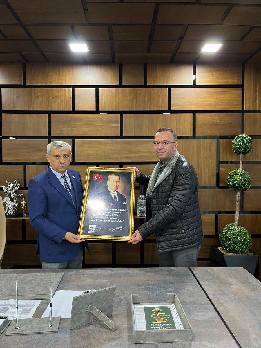 Değerli hemşehrim, Eskişehir Büyükşehir Grup Başkan Vekilimiz Sn Ahmet Sivri’nin yeni iş yerine hayırlı olsun ziyaretinde bulunduk. Kendisine nazik misafirperverliği için teşekkür ediyorum.