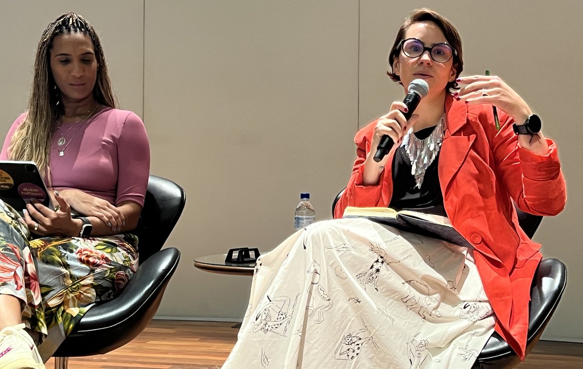 En términos de regulación de datos, <a href="/comluac/">Lucía Abelenda</a> ponderó:

📄 Debe ser proactiva, coordinada, que se pueda usar y cuidar derechos
🌎 Sociedad civil debe monitorear y poner su saber al servicio para construirla mejor
💬 Se debe comunicar para hacer llegar mejor la tecnología