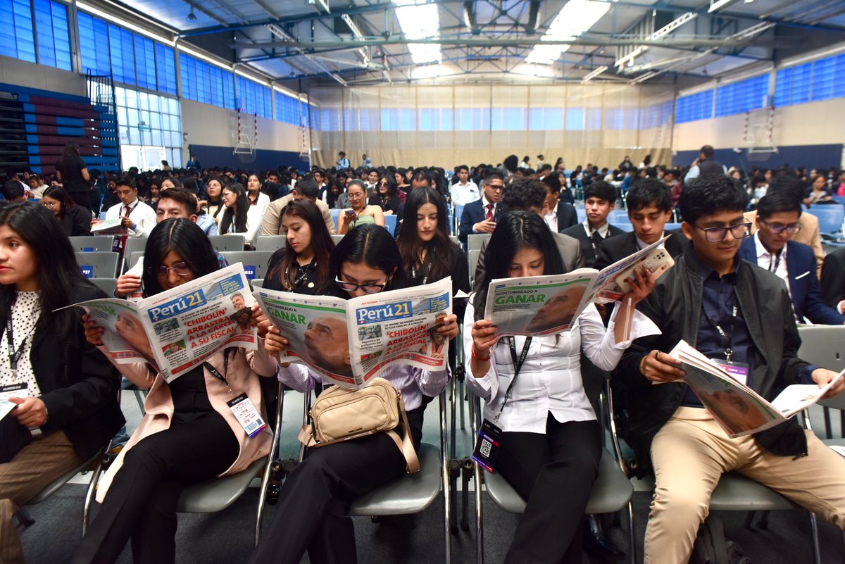 peru21noticias's tweet photo. 🤗 CAENE: Encuentro de Líderes Empresariales finaliza hoy

Se lleva a cabo en el Polideportivo de la Pontificia Universidad Católica.

📌Más información en nuestra web: https://t.co/43QpuLsB8e

#CAENE #Educación #Liderazgo #JóvenesPeruanos https://t.co/Re5jcL9Olu