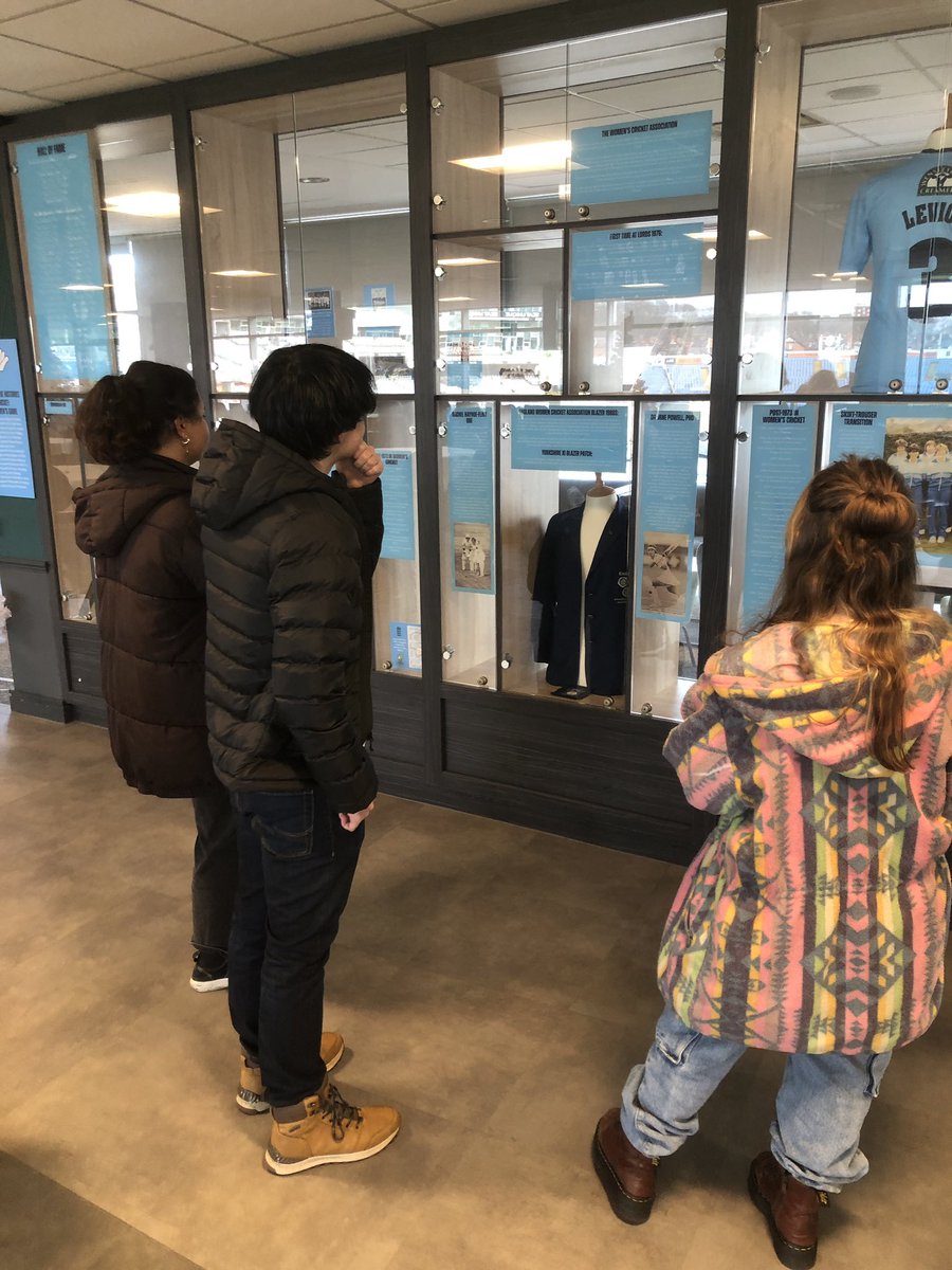 Rob Ellis tweet media