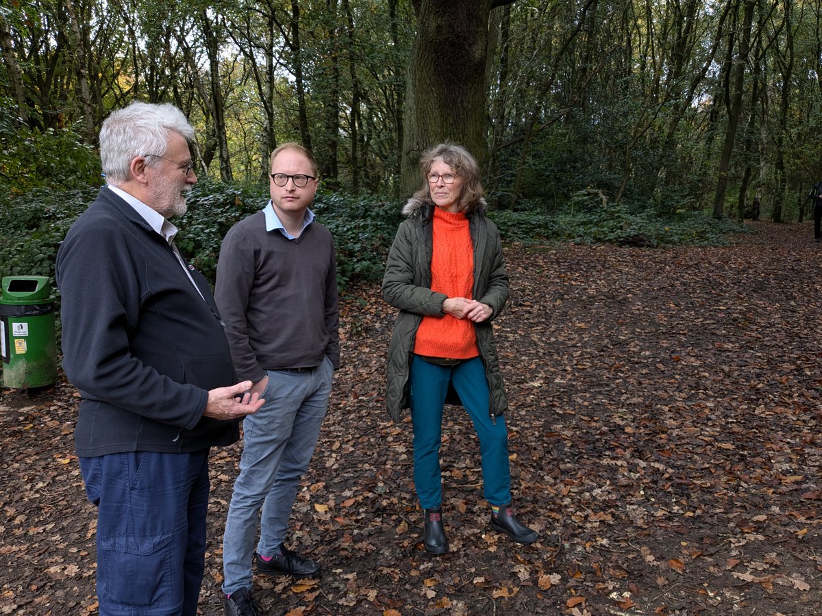 Jonathan4MD's tweet photo. It was great to join members of Allestree Park Voice.

They are doing great work to support the park and the people who use it.

#allestree #parks #derbyshire https://t.co/0oPHTc1f4f