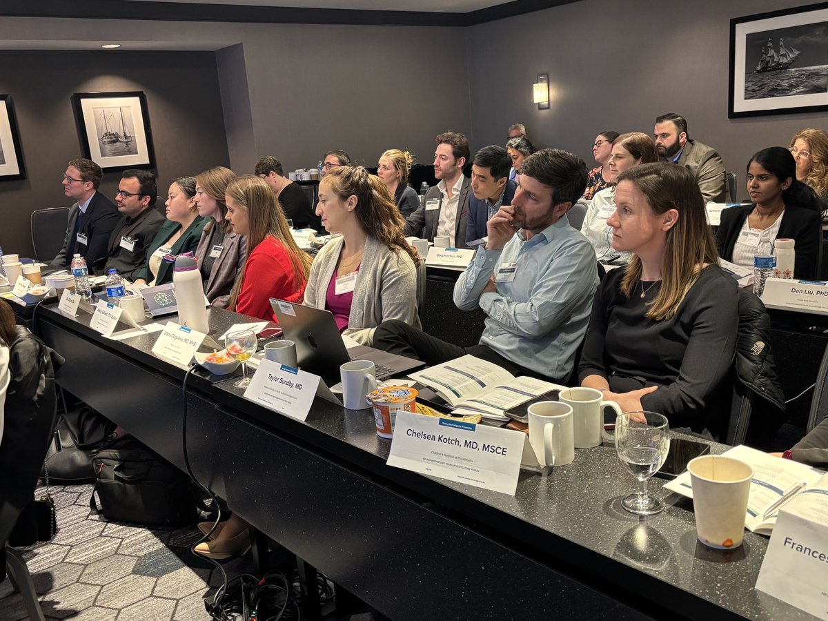 NFYIForum's tweet photo. Faculty lead an engaging discussion on professional development topics at #NYFIF24. @brkorf stresses the importance of focus and a sense of urgency in research.
#makenfvisible #endnf #MedEd #MedTwitter #MedX #NFYIF #NFYIF24 https://t.co/iLGCCbmcmW