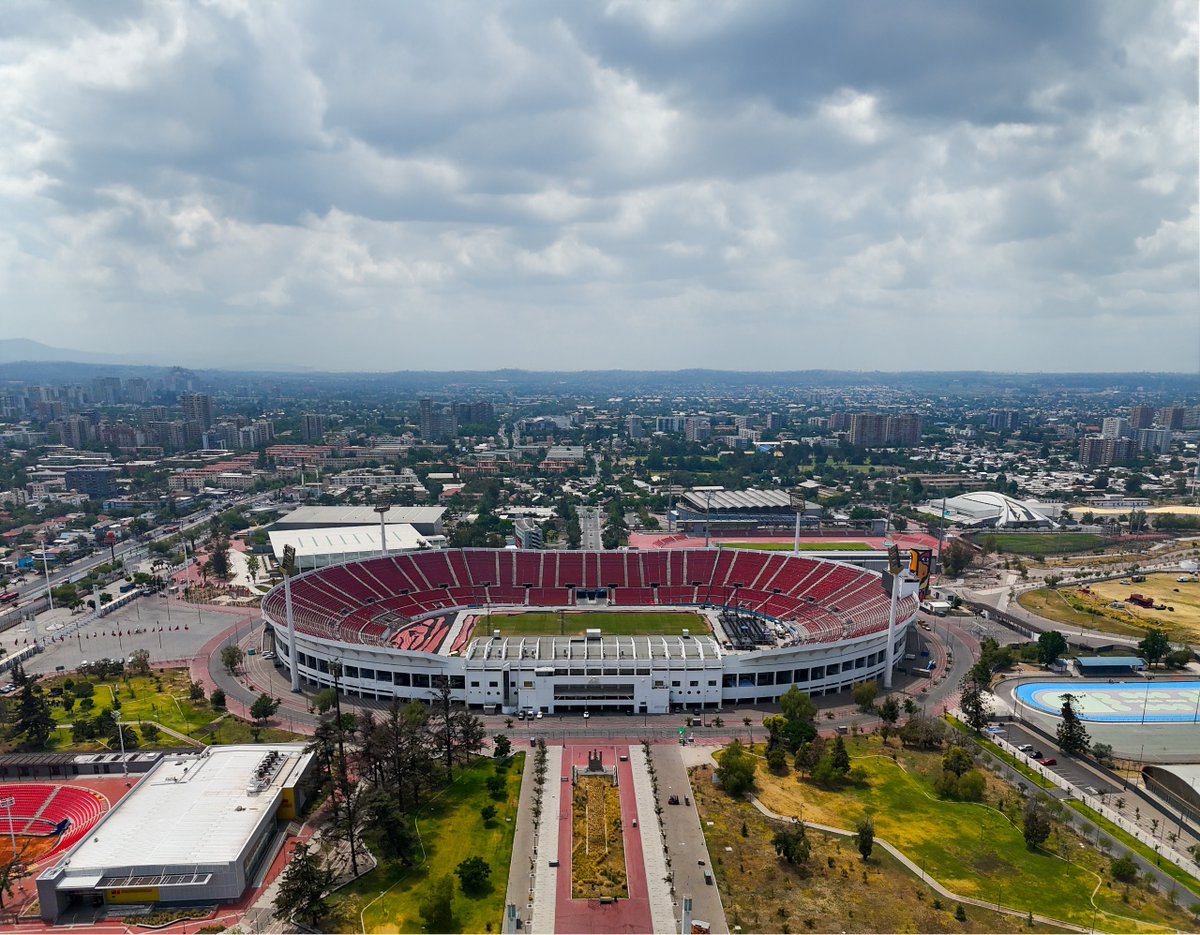 Acá nos encontraremos el 21 de diciembre, en el Estadio Nacional, gracias a la disposición y labor del <a href="/INDChileOficial/">IND Chile 🇨🇱</a>, que permitirá que <a href="/lasinfonica/">Orquesta Sinfónica Nacional de Chile</a> y el <a href="/corouchile/">Coro Sinfónico Universidad de Chile</a> ofrezcan un concierto histórico para miles de personas en el recinto, y millones en las pantallas de <a href="/TVN/">TVN</a>.