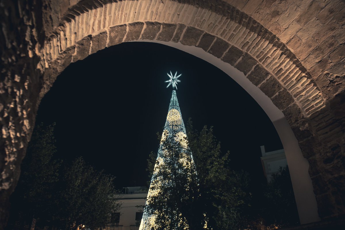 jmendezr19's tweet photo. Rota enamora en navidad 😍 https://t.co/o4G75e8UwB