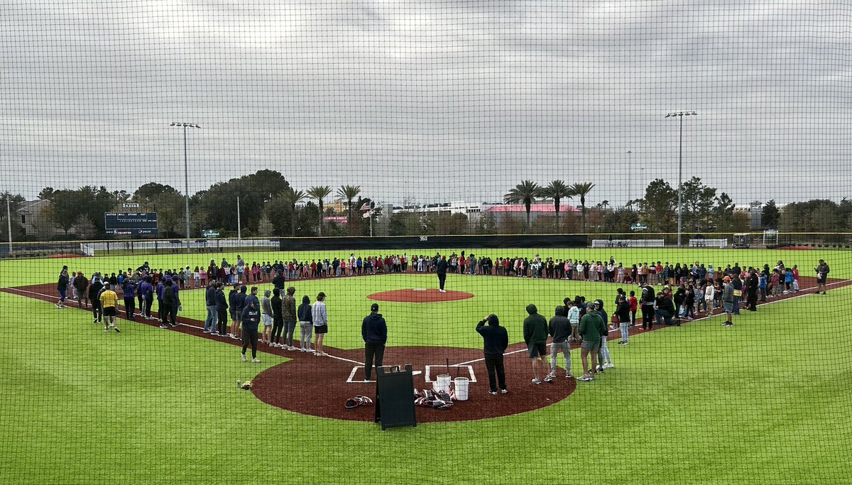 talleymama's tweet photo. This is what 225 third graders look like at today’s @WalkOffJax baseball ⚾️ clinic https://t.co/k7HRxYIO7K