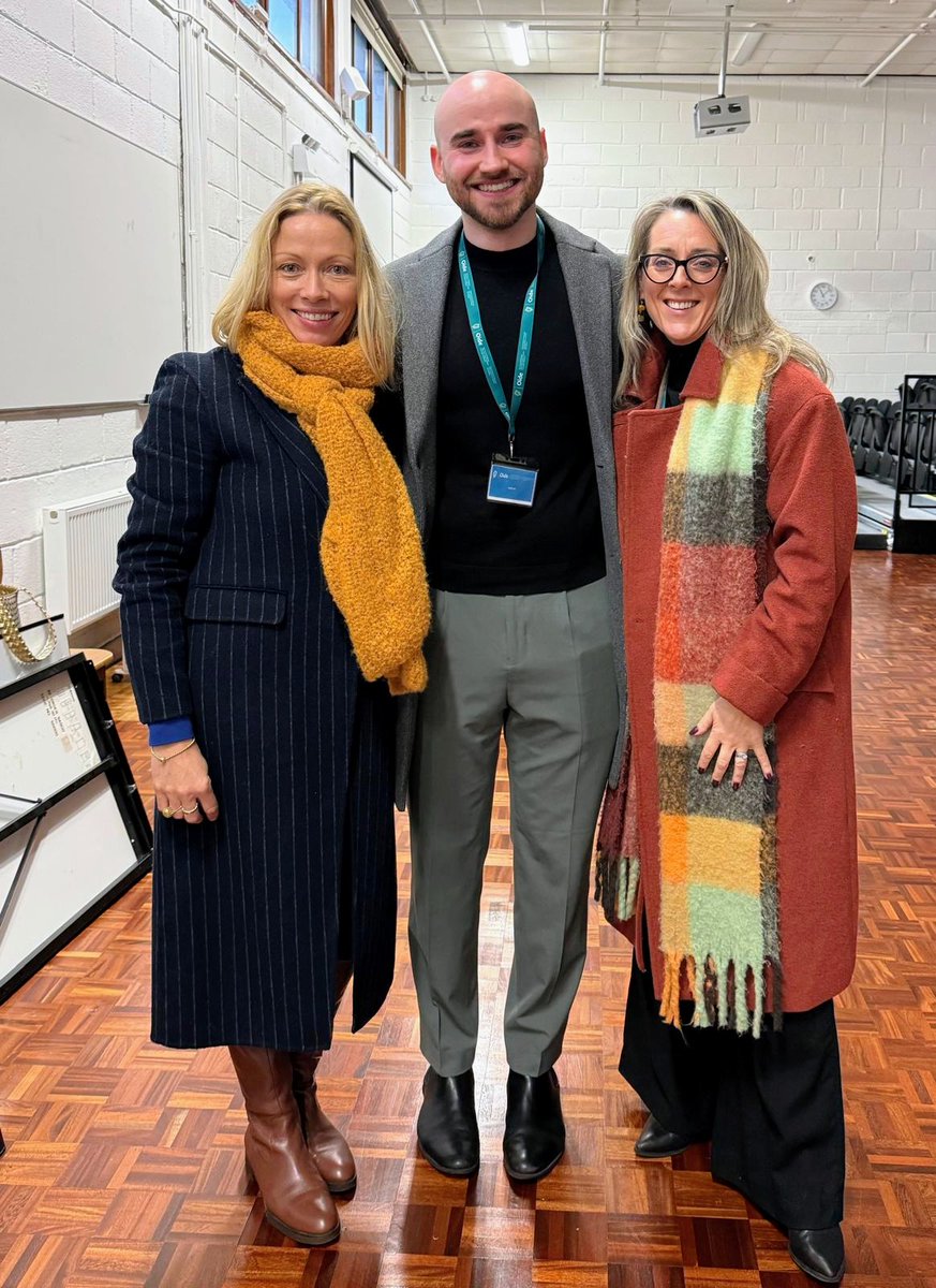 It was wonderful to be back in ATU St. Angela's this morning to speak to 2nd year Home Economics students. We explored Home Economics within the Junior and Senior Cycle frameworks and a collaborative approach to planning at Junior Cycle level 📚