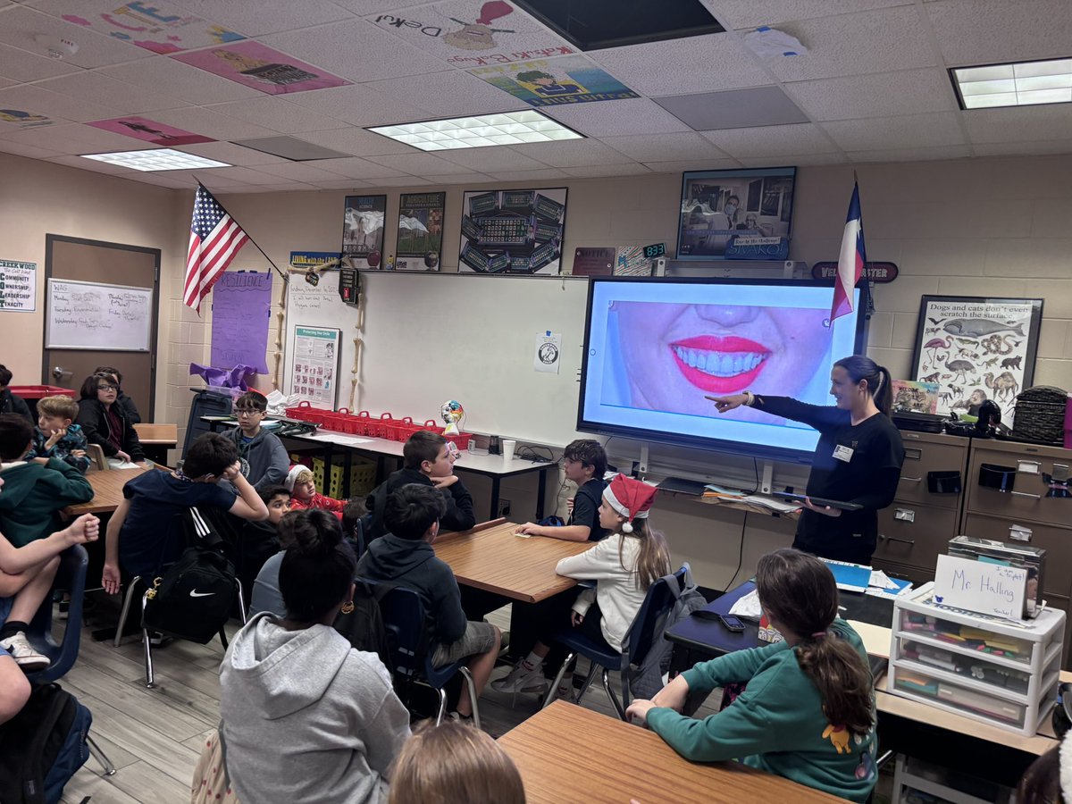 AHalling_CTE's tweet image. Thank you Ms. Megan for speaking to  @HumbleISD_CMS @HumbleISD_CTE students about dental careers for our throwback to Health Science careers day! What a great day for all! 
@kimberlydyoung4 @sblackshear_CMS 

@HumbleISD #cmsclassof2031
 #HumbleCTE