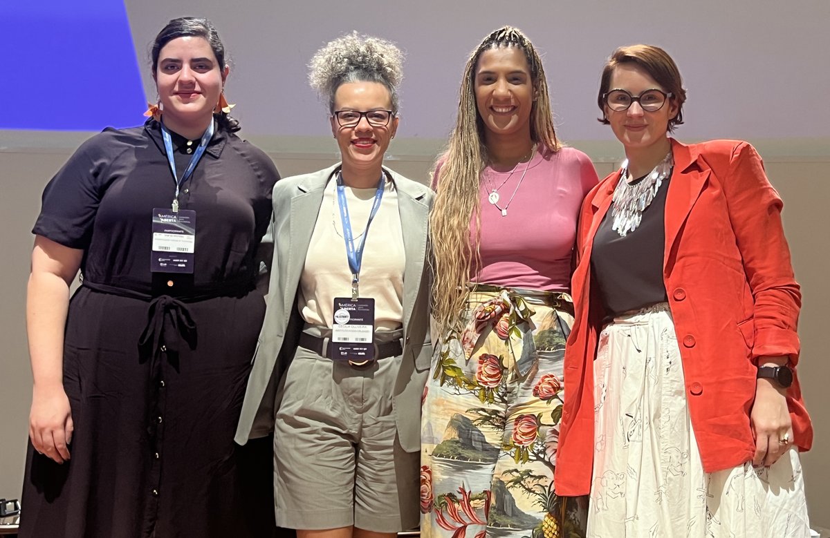 <a href="/comluac/">Lucía Abelenda</a> <a href="/imaginariuslat/">Imaginarius</a> <a href="/aniellefranco/">Anielle Franco</a> <a href="/faeriedevilish/">Mariel García-Montes @marielgm@mastodon.mit.edu</a> <a href="/socialtic/">SocialTIC</a> ✳️ Finalmente...

🤓 Para ti...

¿Cuáles son los futuros y desafíos de la agenda de #datosabiertos en #LATAM? 📄📊🌎

¡Déjanos tus impresiones mientras damos cobertura al cierre de <a href="/ABRELATAM/">ABRELATAM - Bolivia 2025</a>! 😉🫰📊❤️‍🔥

¡Obrigado! 🫡🇧🇷