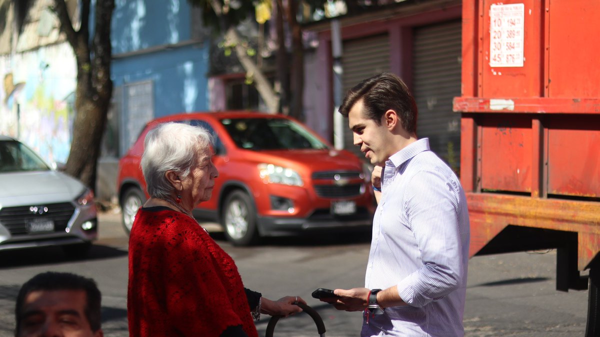 juanpablobevi's tweet photo. El día de ayer con mucho entusiasmo llevamos a cabo nuestra primera jornada de servicios en apoyo a nuestras vecinas y vecinos de la colonia #DanielGarza #MiguelHidalgo en la que contamos con distintos servicios como: 

Asesoría Jurídica y Psicológica ⚖️🧠
Jornada de Salud 🩺
Abasto a Bajo Costo 
Kilo X Kilo 🥚 ( 1kg PET = 1kg de Huevo) 
Gestiones de Servicios Urbanos 🚚
Becas de Prepa En Línea 👨‍🏫🎓

Seguiremos llevando estas jornadas a cada colonia de nuestra alcaldía 🤜🤛🇲🇽 #ConcejalBeltran #HechosNoPalabras #JuntosPodemos  #CDMX #ConcejalCDMX @AlcaldiaMHmx @mauriciotabe @PRI_Nacional @PRICDMX_