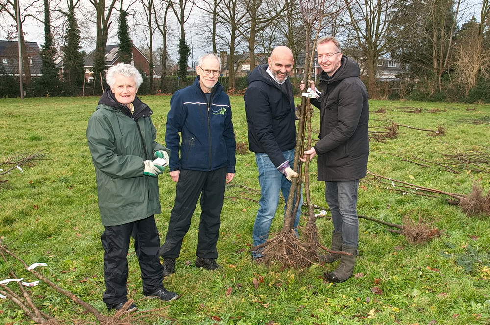 Succesvolle bomenactie met 500 hoogstamfruitbomen Er  was een ruime belangstelling voor de derde bomenactie van milieu- en  natuurvereniging Groentje in samenwerking met de gemeente Oldebroek.
oldebroekvoormekaar.nl/succesvolle-ho…
