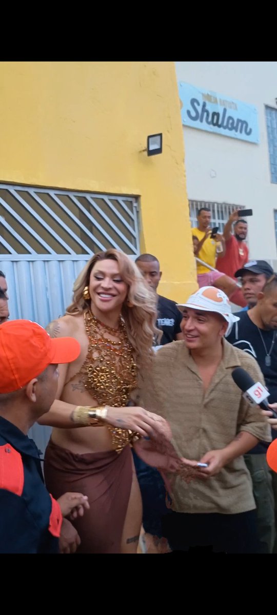 nusapotter's tweet photo. Fui ver a gravação do novo clipe do @joaogomesofic  com a @Pablovittar aqui em Recife 🥰 https://t.co/neZpOfm3hT