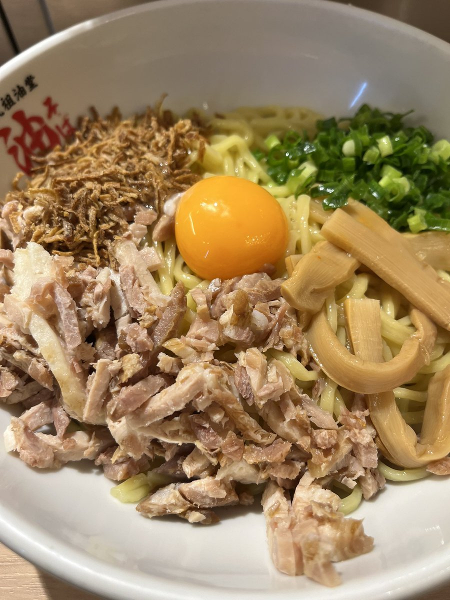 pelikanm400's tweet photo. 油そばを食べてたらポケポケのカードを神引きしました❗️

二重の幸福を得て、ニンニクの匂いを漂わせながら帰ります‼️ https://t.co/oY2SLmIDO1