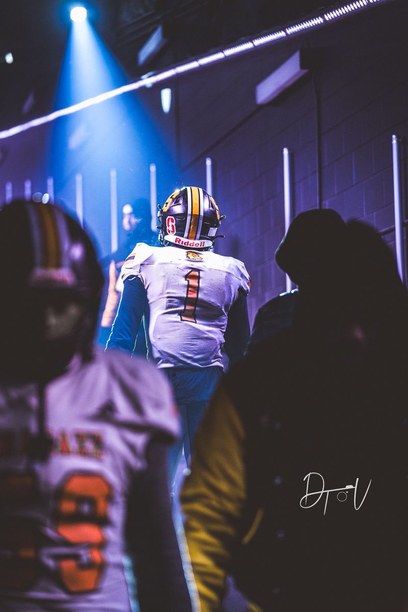 omarigaines_'s tweet photo. Blessed to have been awarded first team All State honors for an amazing season. Finishing with 65 TOT, 8 int’s, 6 Td’s, 226 rec, 3 TFL’s, 1 FF, 1 FR. I will truly miss high school football, thank you @MxsAthletics !♥️ On to the next. #1️⃣out @BigBody_Nas8 

https://t.co/BDLofSQ3MM https://t.co/81oDdEKhC6