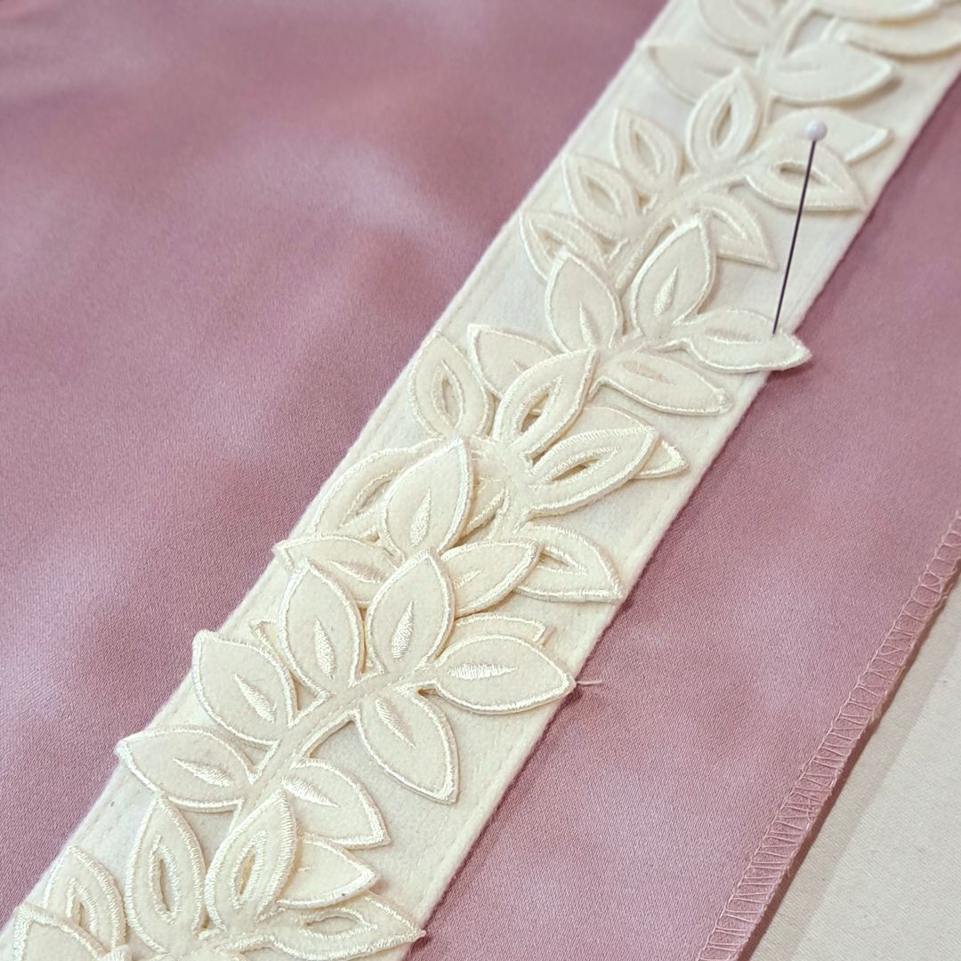 DI_Curtains's tweet photo. As the chill of winter sets in, this lovely curtain is bringing a touch of spring warmth into the workroom. https://t.co/b19fOuL2z6