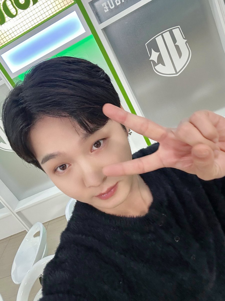 [📸] ✨241206 SBS #유니버스리그✨

오늘 밤도 Team GROOVE 출석 완료‼

날이 갈수록 물오르는 zz6섭 감독님 미모는
또 하나의 시청 포인트랍니다〰(๑'ᵕ'๑)⸝*

#이창섭 #LEECHANGSUB
#universeleague #SBS