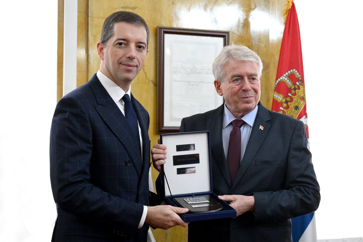 markodjuric's tweet photo. At a special ceremony marking the 77th anniversary of the Institute of International Politics and Economics, I had the honor of being presented with the highest distinction – the #IIPE Grand Award Plaquette – by the Director of the Institute, Professor Branislav Đorđević, PhD.

Along with my heartfelt congratulations to the Institute for its accomplishments thus far, I wish you all ongoing success in the next 77 years and beyond, as you continue to build an institution that remains a cornerstone of #Serbia’s scientific, academic, and state systems.