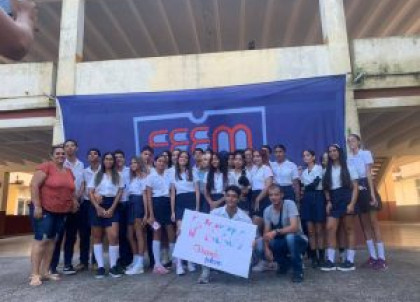 DiarioMayabeque's tweet image. Con la realización de actos políticos y culturales y matutinos especiales, celebran cumpleaños 54 de la FEEM en centros educacionales de San José de las Lajas. 

#FEEMXCuba #JovenesConstruyendoElFuturo #CreciendoJuntos #Mayabeque