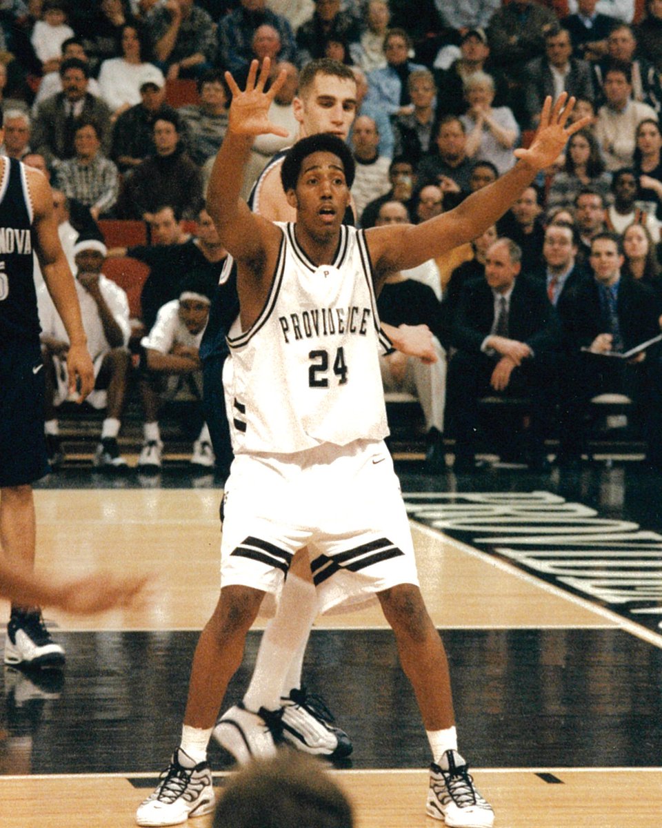 PCFriarsmbb's tweet photo. 🎂Happy Birthday to Erron Maxey! https://t.co/Wpqq7wVTxJ