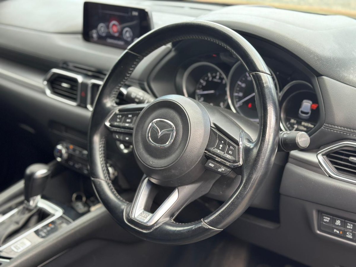gitauzach1's tweet photo. With a 2L petrol engine, this 2018 CX-5 pumps out 162 hp &amp; 213 nm of torque
Safety feature: parking sensors, lane-assist, and traction control.
Fuel efficancy: Mazda's Skyactiv technology &amp; i-stop functionality to turn the engine off temporarily when the car stops

📲0715-633-929 https://t.co/9uJ22fundo
