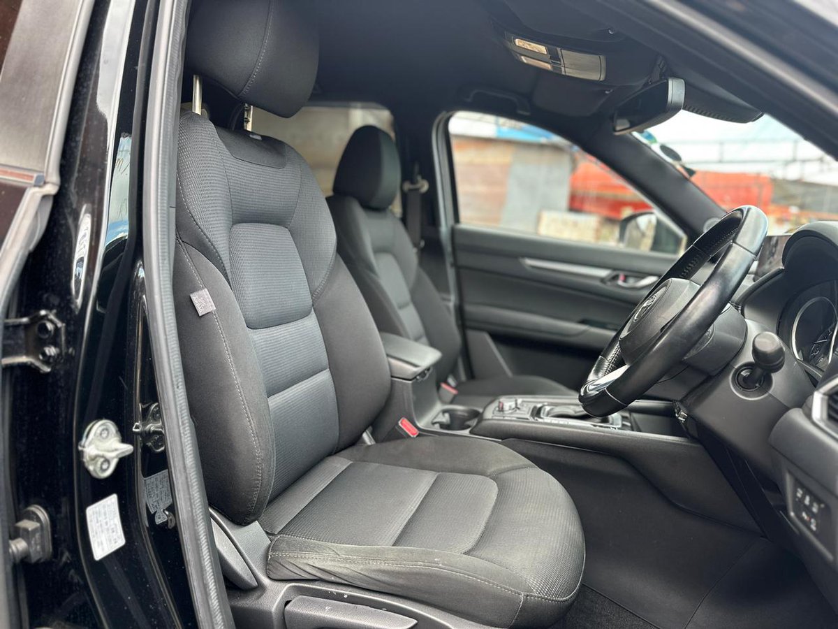 gitauzach1's tweet photo. With a 2L petrol engine, this 2018 CX-5 pumps out 162 hp &amp; 213 nm of torque
Safety feature: parking sensors, lane-assist, and traction control.
Fuel efficancy: Mazda's Skyactiv technology &amp; i-stop functionality to turn the engine off temporarily when the car stops

📲0715-633-929 https://t.co/9uJ22fundo