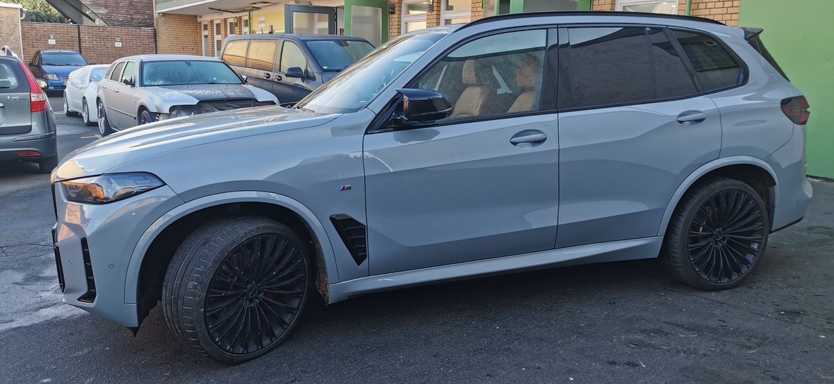 hakantaskoyantc's tweet photo. #bmw #m5 #x5 #bmwx5m 
#carwrapping #folierung #carstyling #hakantaskoyantc #berlin #cardesigned #cardesign #cardesigner #tuning #tuningcar #farbenoo #scheibentönung #karosserie #instandtsetzung #felgen #felgenreparatur uvm https://t.co/d4Dknyf6DS