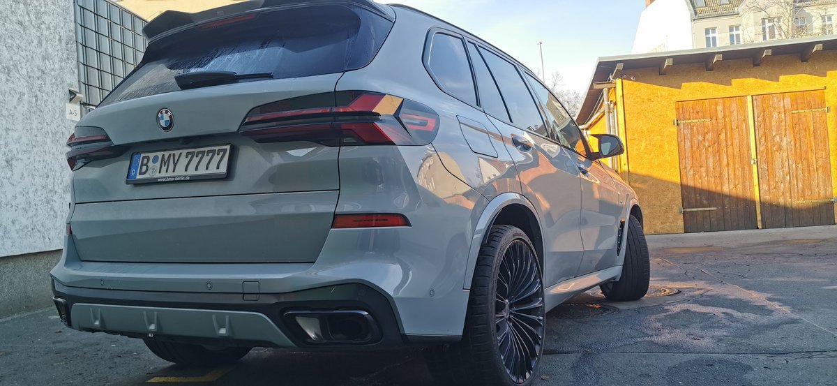 hakantaskoyantc's tweet photo. #bmw #m5 #x5 #bmwx5m 
#carwrapping #folierung #carstyling #hakantaskoyantc #berlin #cardesigned #cardesign #cardesigner #tuning #tuningcar #farbenoo #scheibentönung #karosserie #instandtsetzung #felgen #felgenreparatur uvm https://t.co/d4Dknyf6DS