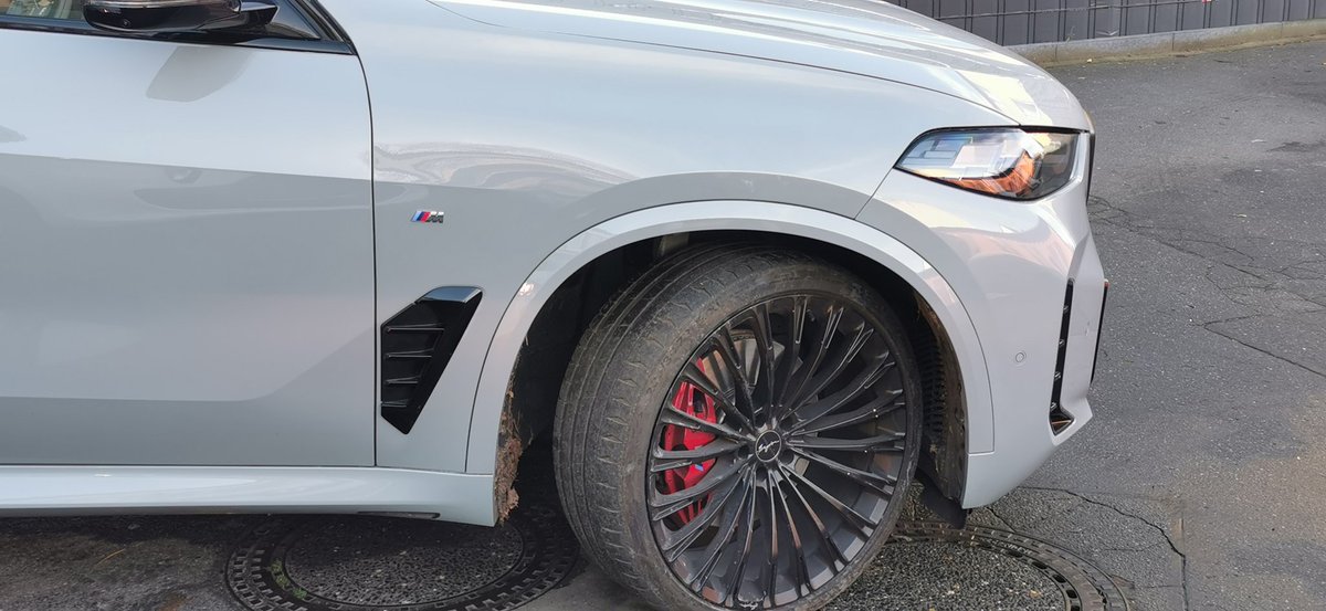 hakantaskoyantc's tweet photo. #bmw #m5 #x5 #bmwx5m 
#carwrapping #folierung #carstyling #hakantaskoyantc #berlin #cardesigned #cardesign #cardesigner #tuning #tuningcar #farbenoo #scheibentönung #karosserie #instandtsetzung #felgen #felgenreparatur uvm https://t.co/d4Dknyf6DS