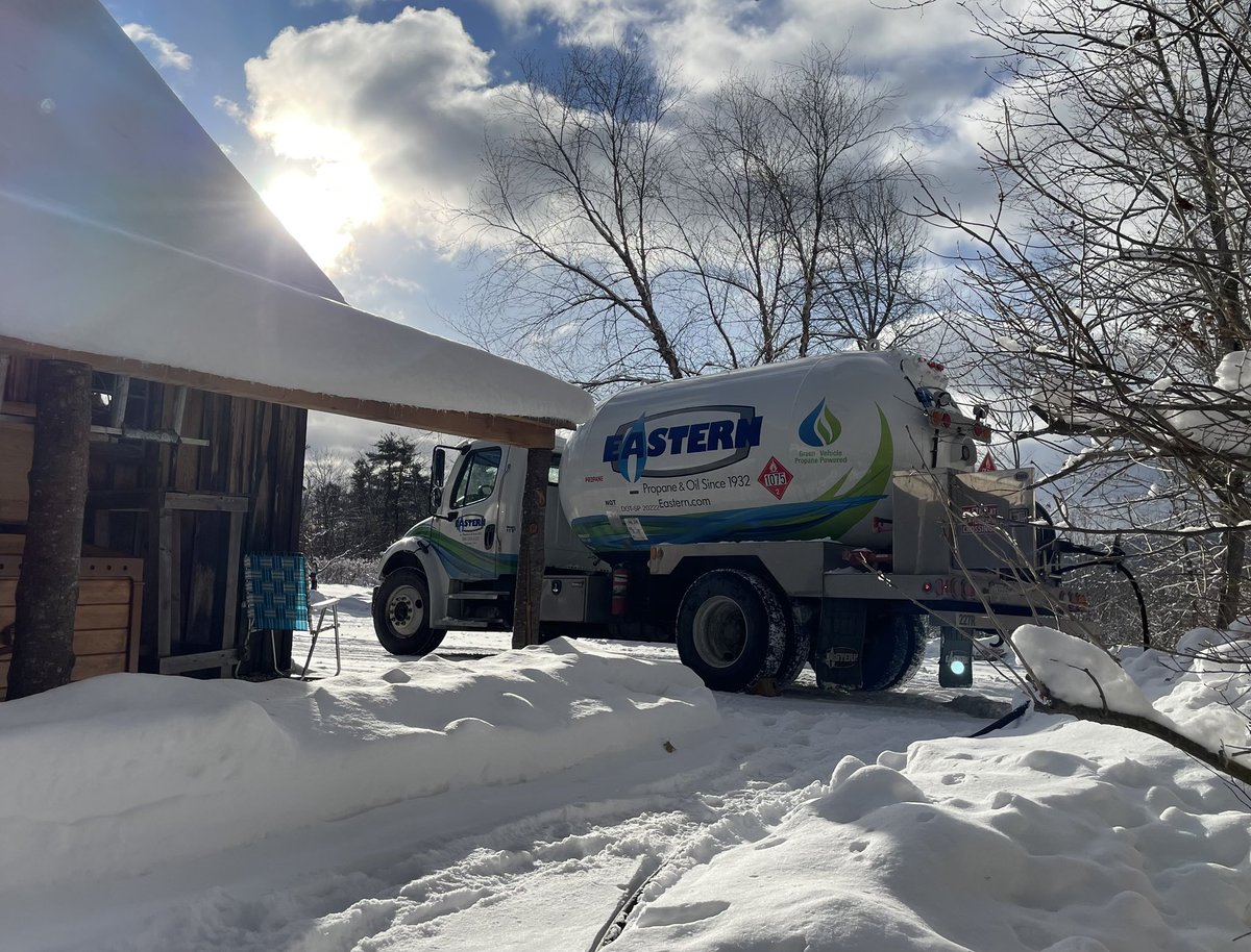 Eastern1932's tweet image. Officially singing “Walking in a Winter Wonderland!” for some of our delivery drivers! How much snow have you had since last week’s Thanksgiving day storm? #viewsfromtheroad #viewsfromthedriversseat