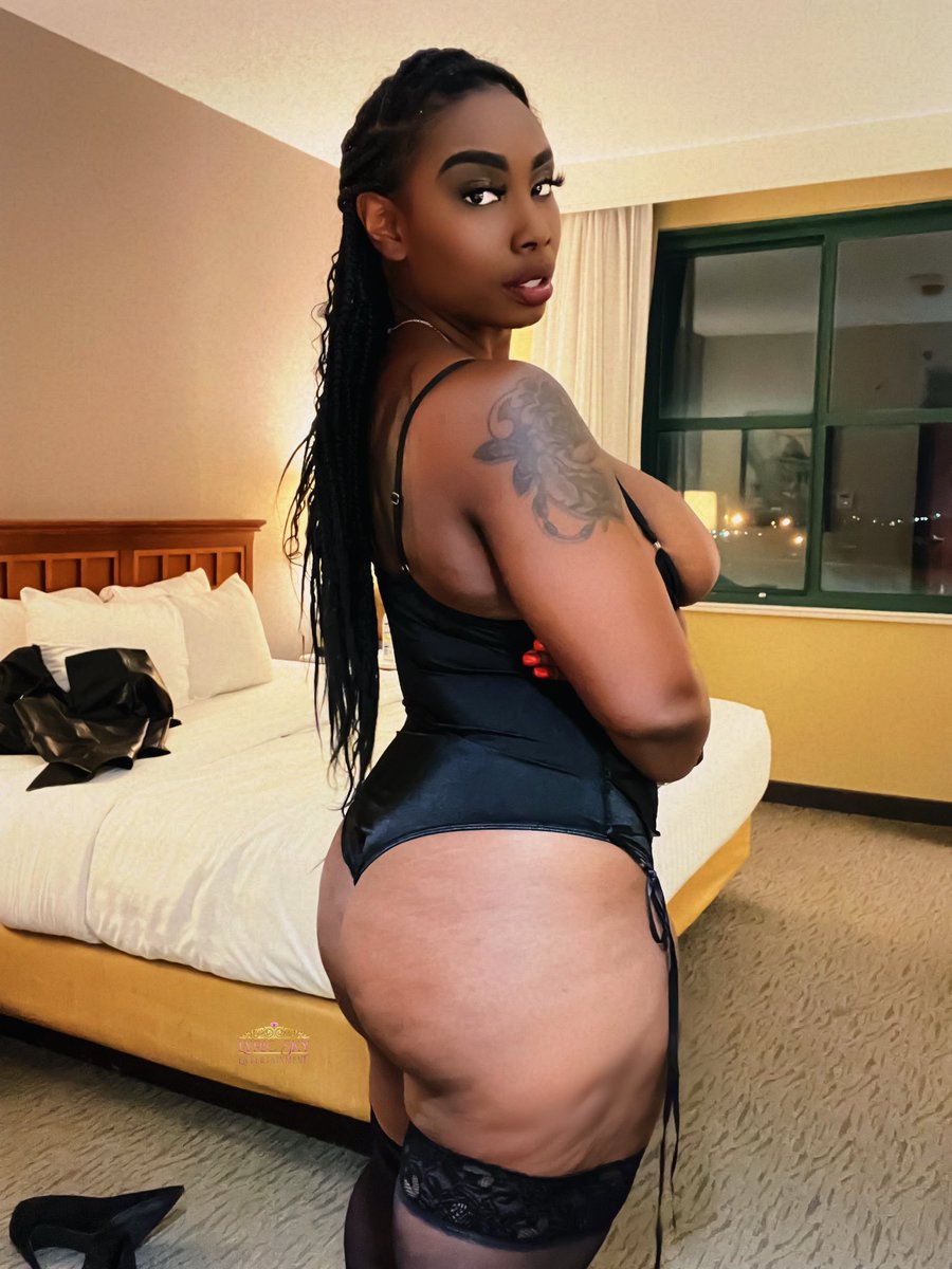 Lyricskyxx's tweet photo. Freaky Friday 😈 what are your plans? https://t.co/XGBKdSe15B