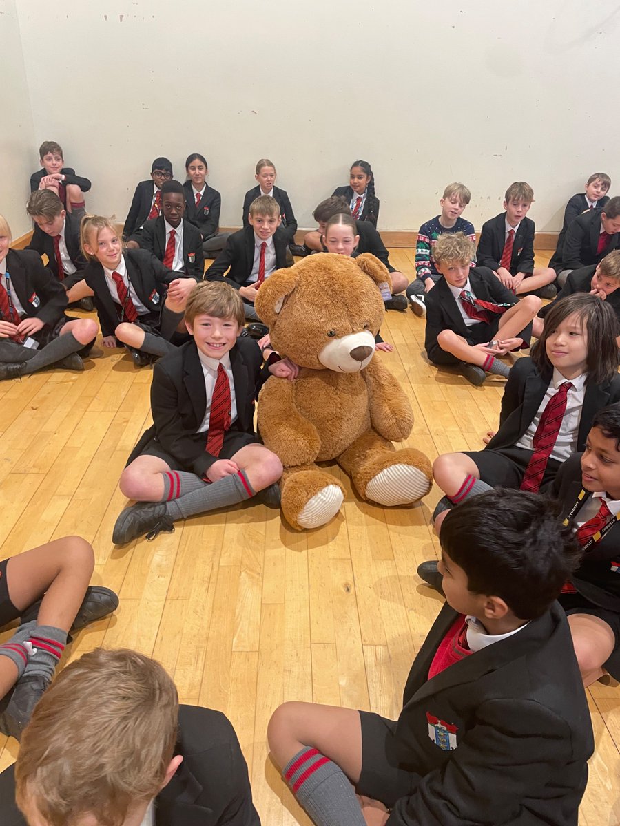The first week of the Christmas Calendar finished with the naming of ‘Mike’ the bear 🐻 <a href="/HcaHymers/">Hymers HCA</a>