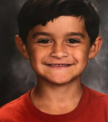 libsoftiktok's tweet photo. BREAKING: Shooter at the Christian school in California has been identified as career criminal Glenn Litton, who allegedly wrote that he targeted the Christian children "in response to America’s involvement with genocide & oppression of Palestinians."

The two young victims, Roman Mendez and Elias Wolford, were both shot and are currently in the hospital in critical condition.

Please say a prayer for them.