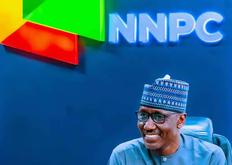 yemiluvme's tweet photo. https://t.co/9GlmKiR2aX
A HERO IN THE MAKING!
@nnpclimited @GuardianNigeria @nassnigeria @officialABAT @MKKyari  @Senator_Akpabio @AP @aonanuga1956 #renewedhope https://t.co/3fJeLGqFOa