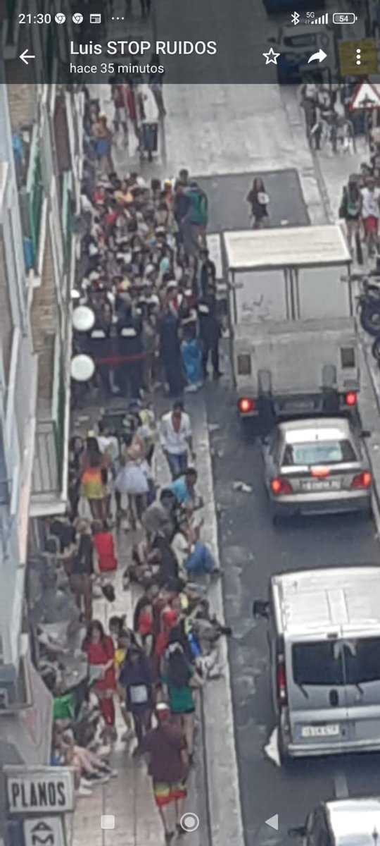 StopRuidoZgz's tweet photo. Botellón,agrupamientos masivos de gente bebiendo en la calle en locales ocio nocturno,ocurre no en lugares aislados sino en lugares habitados,Si quieren divertirse entre las 0.00 y las 7.00 de la madrugada,Podrán gritar,cantar,aullar,micionar sin problema como c/Mayor de Zaragoza https://t.co/YZNWrQpnPG