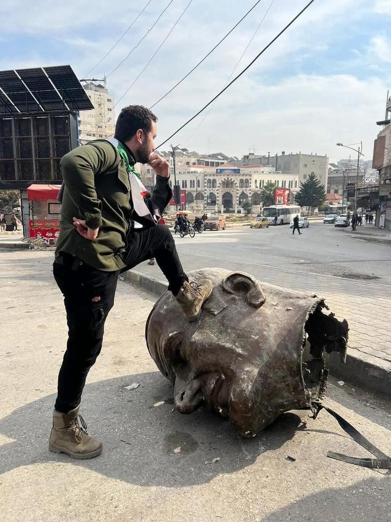 suheilhammoud's tweet photo. After fifty years of injustice and dictatorship The regime of Hafez and his son Bashar is under our feet https://t.co/nw8gyoDAT6
