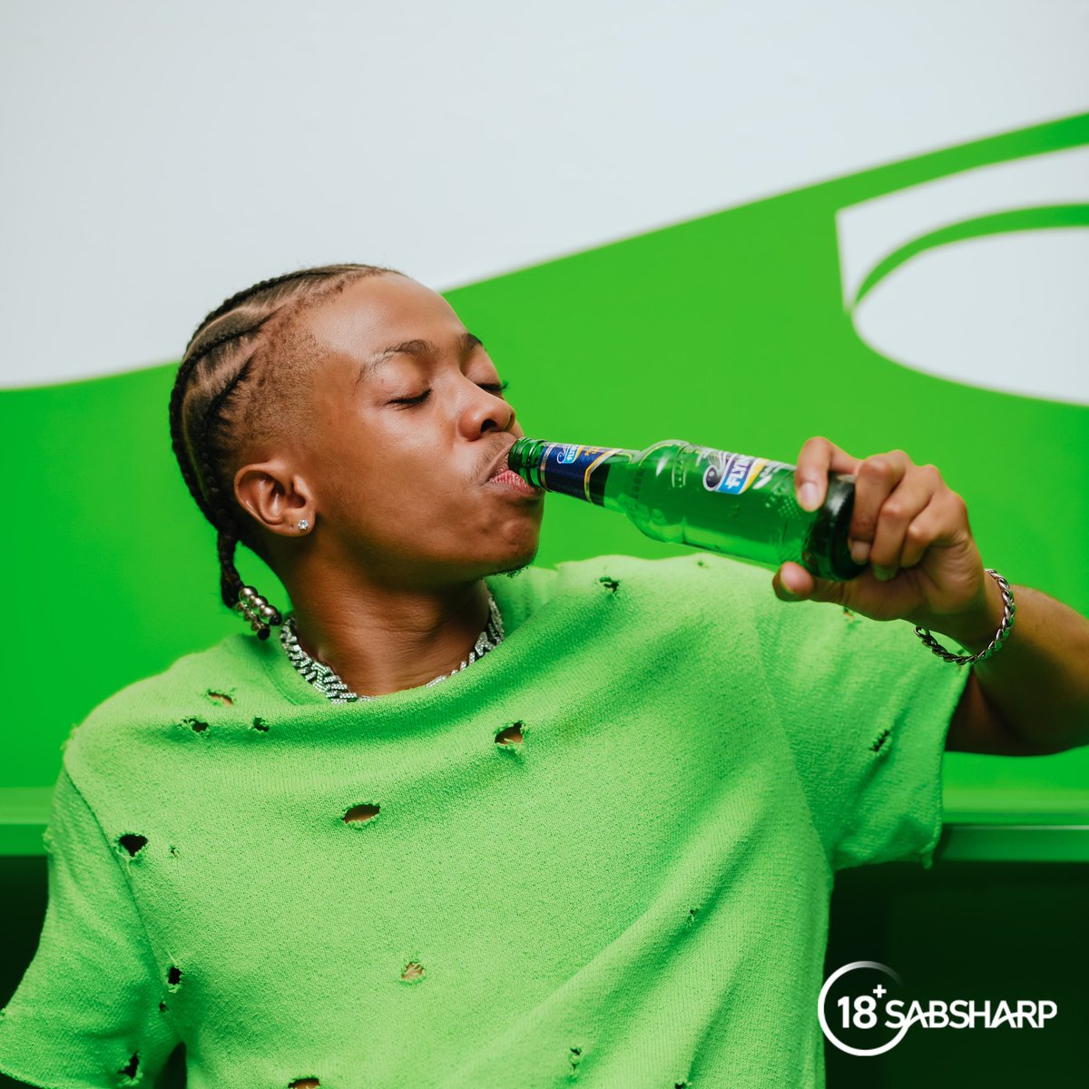 ArjiinLua's tweet photo. Fly Squad vibes, green dreams, and summer scenes! 💚☀️ Another epic stop with @FlyingFishSA —this summer just keeps getting better. 🍏✨ #SlideIntoSummer #ad https://t.co/hm9T9uFSrY
