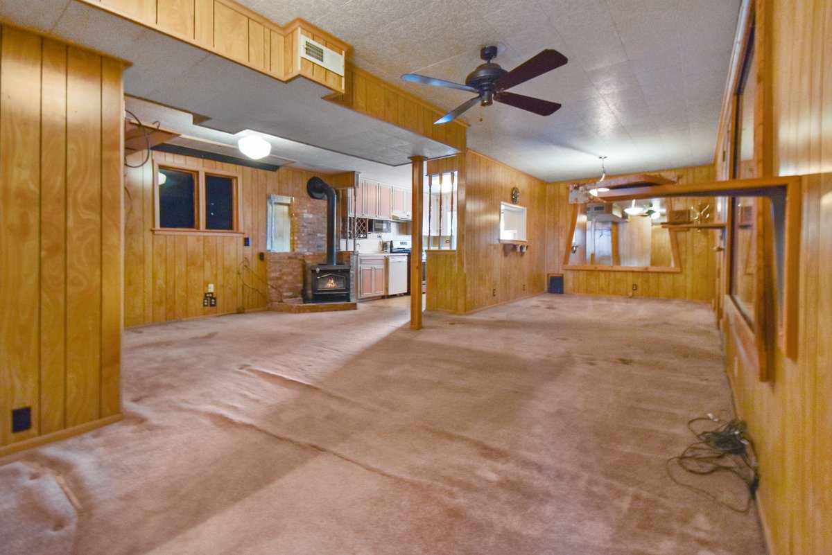 Zillow Gone Wild 🏡 tweet media