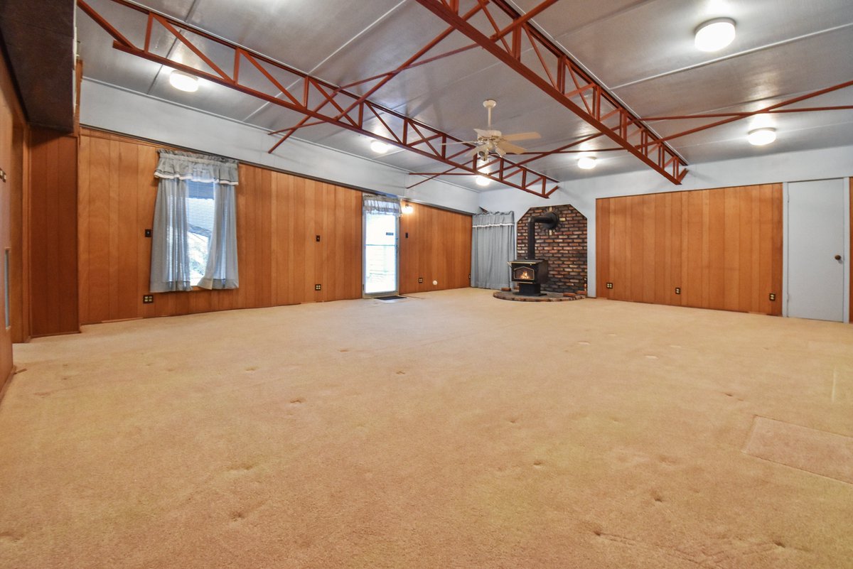 Zillow Gone Wild 🏡 tweet media