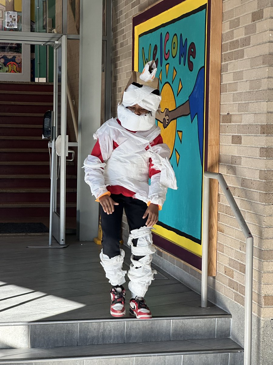 GuyonNicole's tweet image. Time for the @Community_Prep 6th grade Ancient Egyptian Fashion Show!