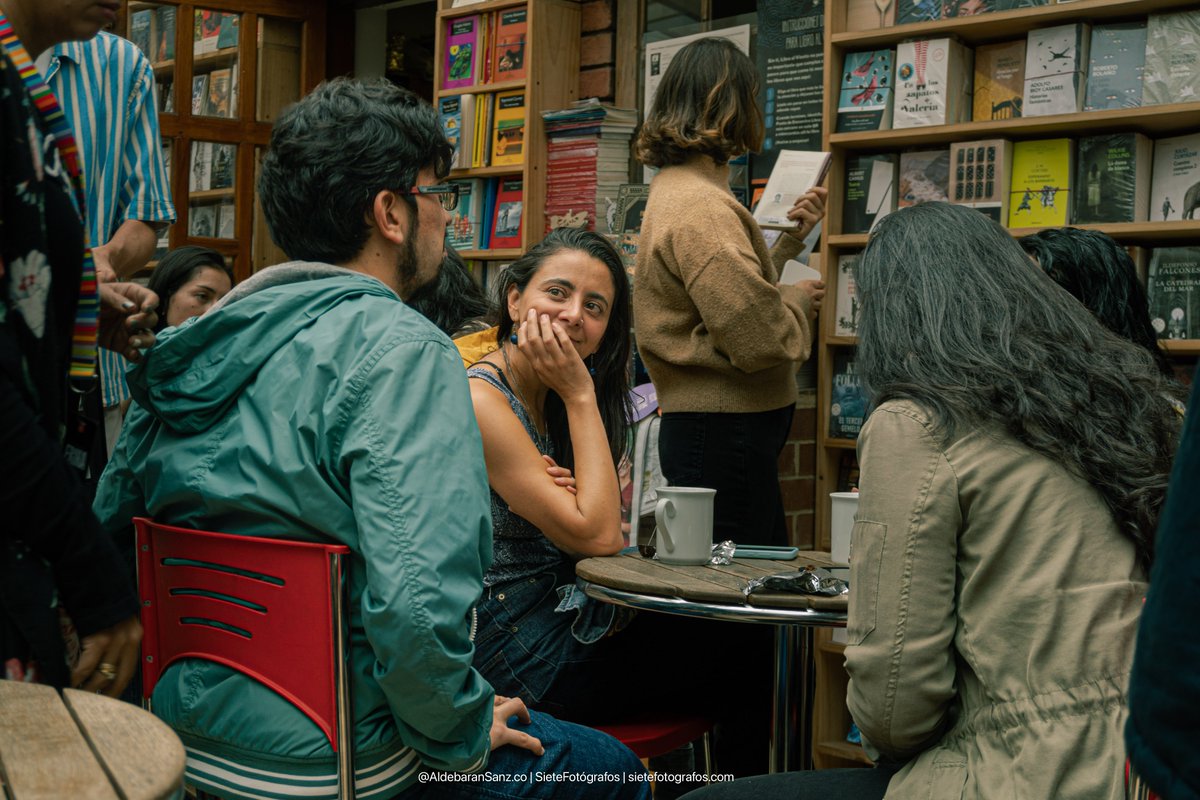 Bogota_CM's tweet image. ¡Gracias @Casatomadalibro, @Adobe, @osaimagen, @sietefotografos y @FionaRecords por apoyar la creatividad en Bogotá!

🌟 Nuestro último encuentro del año con la comunidad y @Julianadelaurel estuvo genial 🌟

#CMthread #CMBog #CreativeMornings

📸 Aldebaran Sanz @sietefotografos