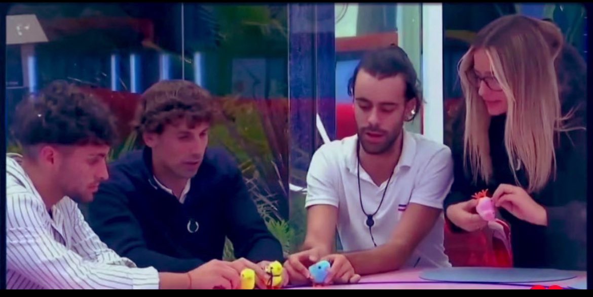 perliquin's tweet photo. GRAN HERMANO PRESENTA
TEAM DE MILLONES: LA DESPEDIDA!
todo el mundo conectándose a Mitele otra vez para ir a trabajar o estudiar de empalme!! SE VIENE EL FINAL QUE NOS MERECEMOSSSSSS JODEEERRR!!! #GH6D @ghoficial @lauravgalera03 @ManuVulcanGH @ruvens__ #Osquitar https://t.co/rV4ZexAhaw