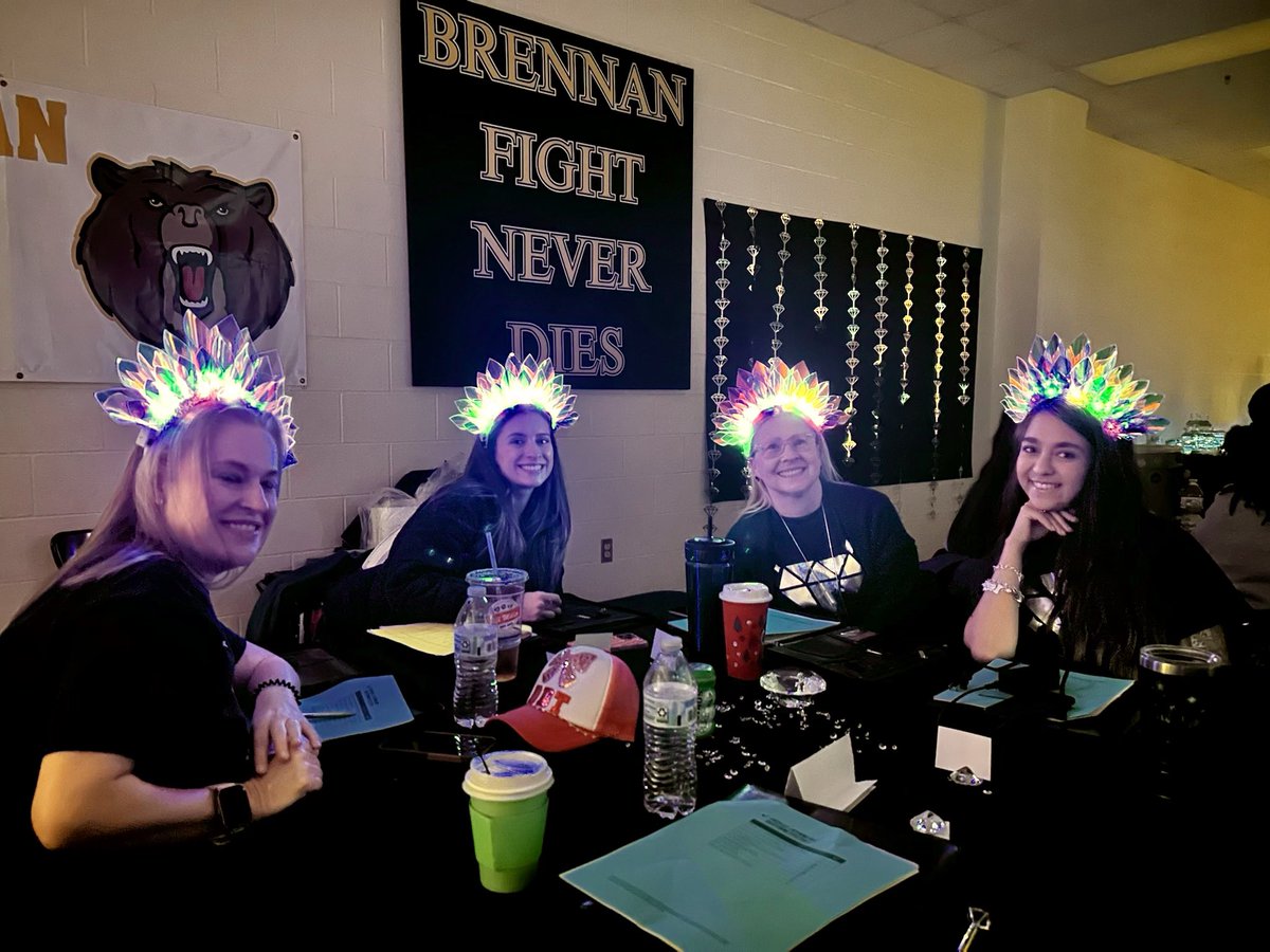 Our awesome spirit directors shining bright at this year’s district sprit meeting #OCSpirit #OCShine <a href="/NISDOConnorHS/">O'Connor High School</a> <a href="/CheerConnor/">O'Connor Cheer</a> <a href="/OHSDazzlerDrill/">O’Connor Dazzler Drill Team</a> <a href="/OC_DANCETEAM/">O’Connor Dance Team 🌟</a>