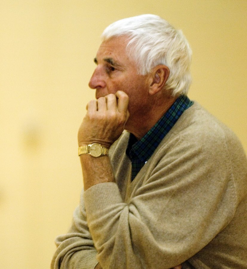 TheHoopHerald's tweet photo. “Coaches shouldn’t have to push you to work hard. You should push yourself because you want to be a great player.” - Bob Knight https://t.co/0y6UygcF10