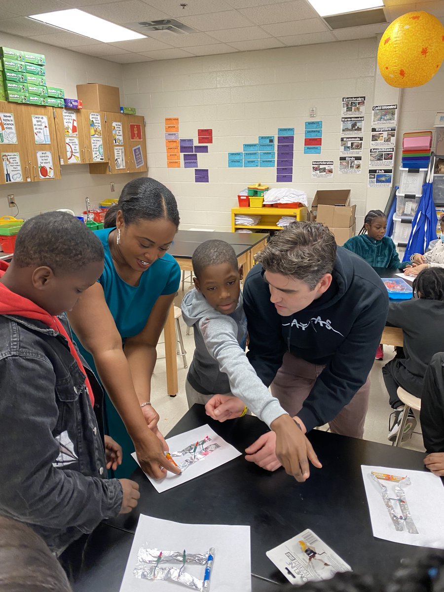 STEAMingCooper's tweet photo. A huge thank you to Science ATL @ScienceATL SPHP and Ashley White for helping our students light up their learning! 💡✨ Students were thrilled to create their own Christmas light circuits—sparking creativity and holiday cheer! 🎄🔋 #STEMMagic @APS_WMBoyd @MsBlairAPS https://t.co/fEfQKrlzmj