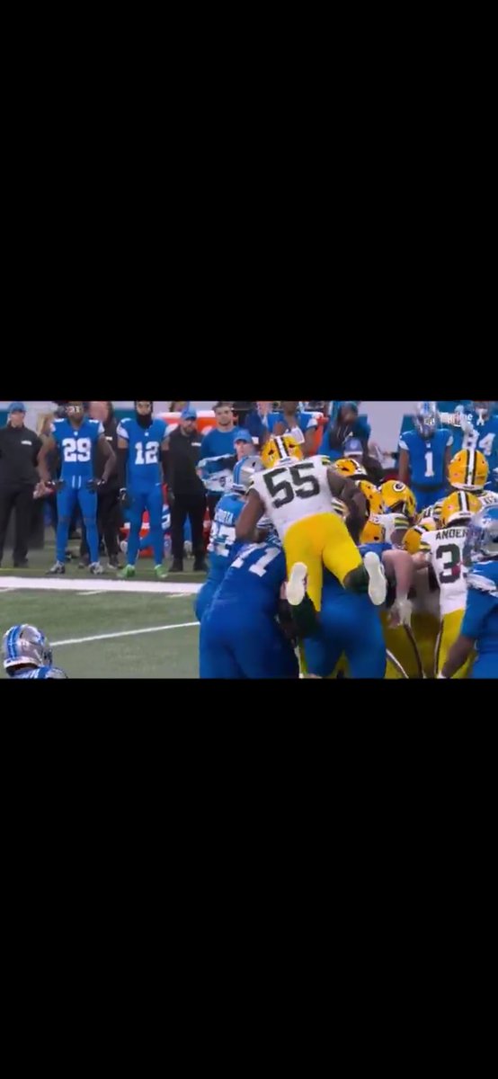 BrendanDamiani's tweet photo. @NorisChuck16 @PackerIslander @wendellfp @NFLOfficiating I tried to give you a chance but apparently you want to put your head in the sand. Here's your no call. This wasn't called and your own head coach looked at your player going "wtf are you doing". Here's your no call https://t.co/kb0xBGUBAP